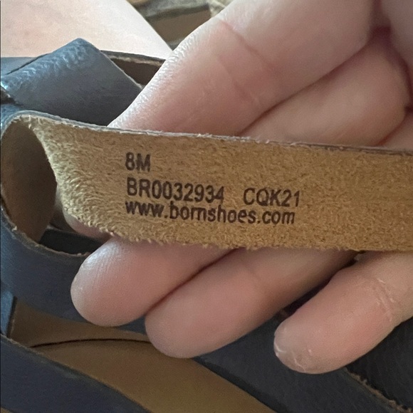Born Iwa Woven navy sandals in like new condition. Wrong size bought - Picture 2 of 5